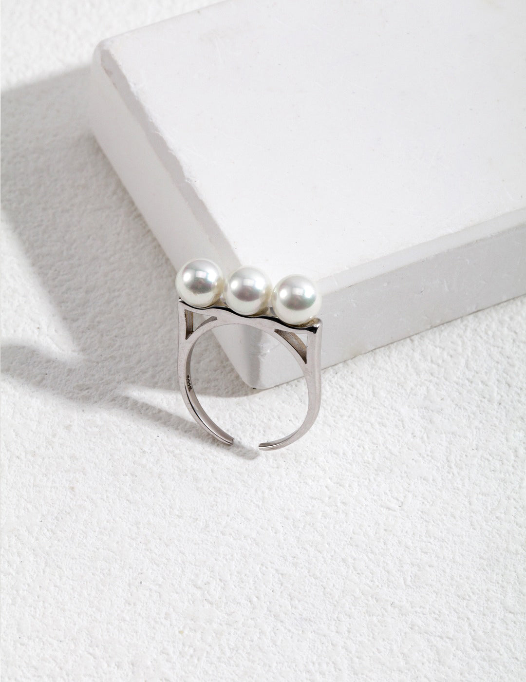 Sterling silver ring with 3 pearls in line