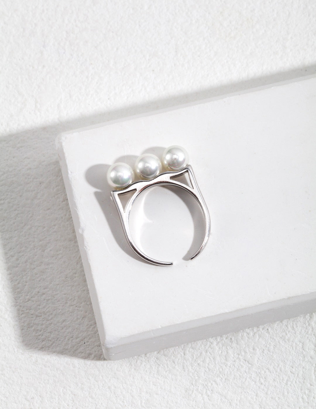 Sterling silver ring with 3 pearls in line