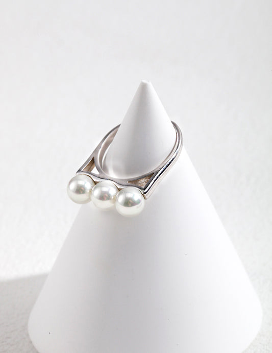 Sterling silver ring with 3 pearls in line