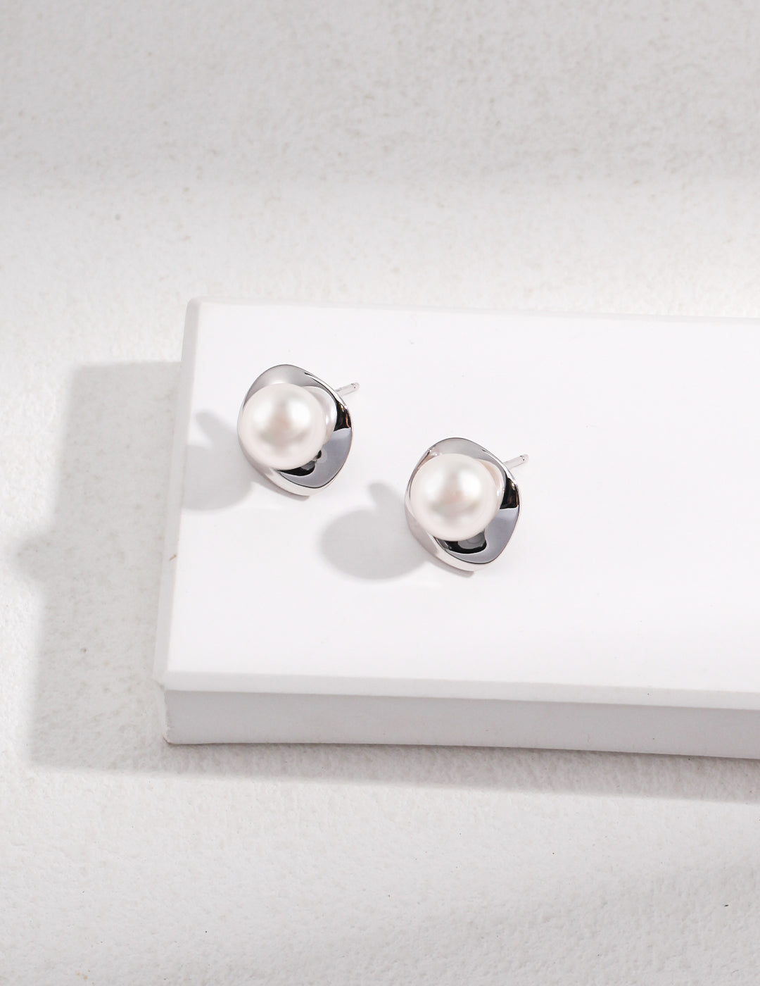 Vintage large pearl Earrings