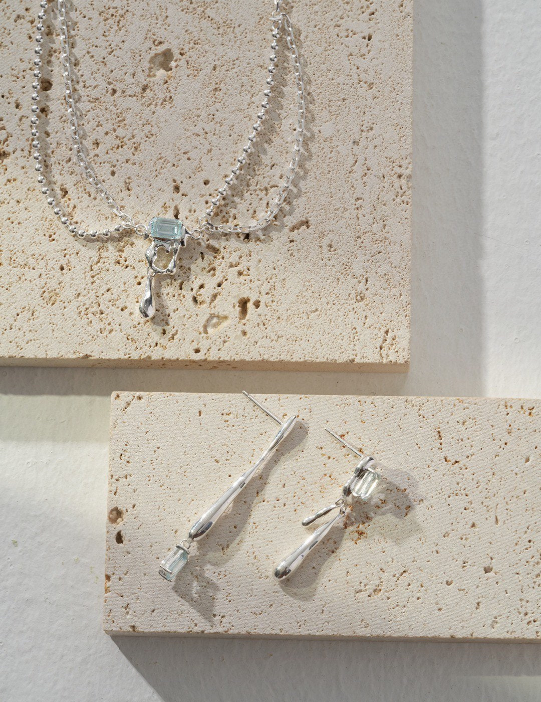 Birthstone of November:Topaz Natural Fluids Earrings with topaz and 925 silver