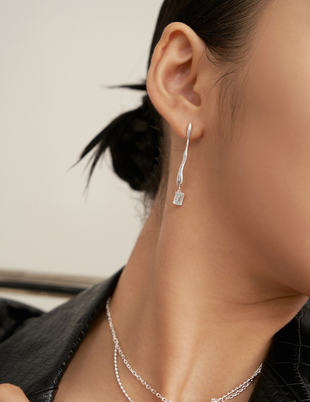 Birthstone of November:Topaz Natural Fluids Earrings with topaz and 925 silver