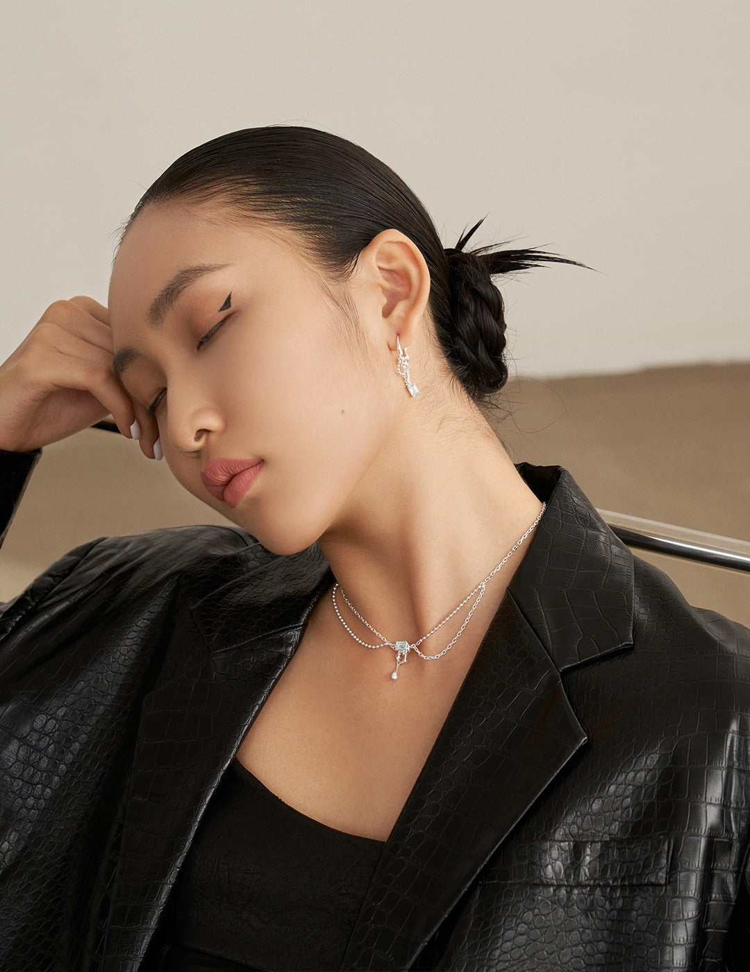 Birthstone of November : Natural Topaz Necklace in Sterling Silver Lava